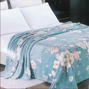 Light Blue Magnolia Micro Plush Throw Blanket